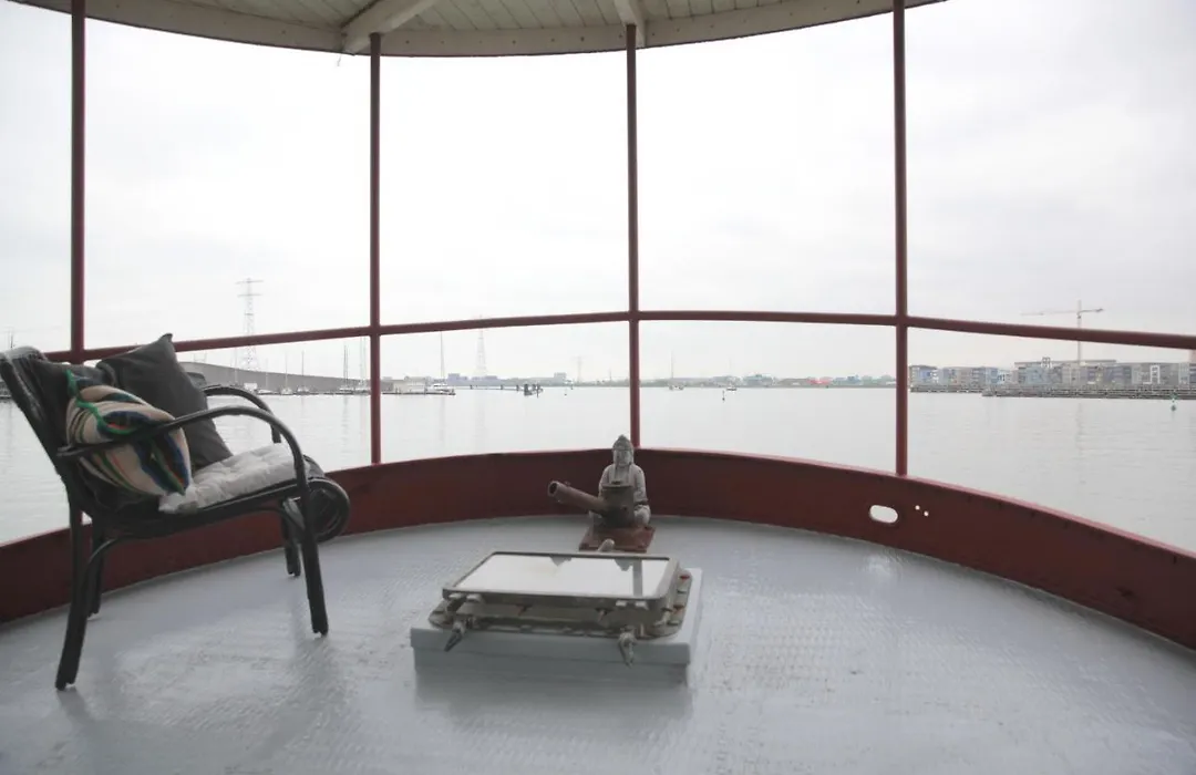 Bed in Boat Amsterdam-1